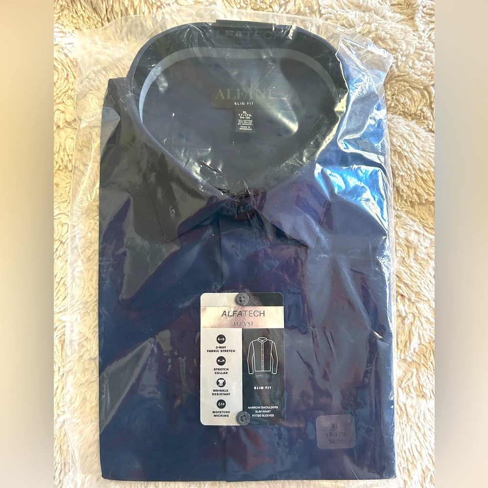 Long sleeve fitted dress shirt